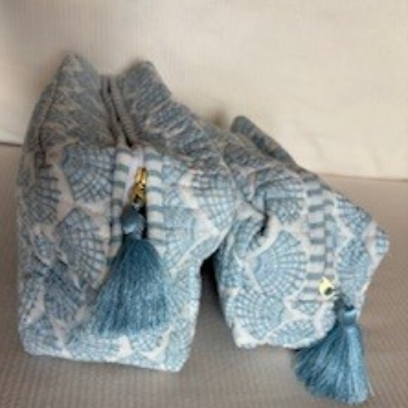 Mark & Graham- Block Print Travel Pouch Set- Sky Blue Shell Print - Picture 4 of 9